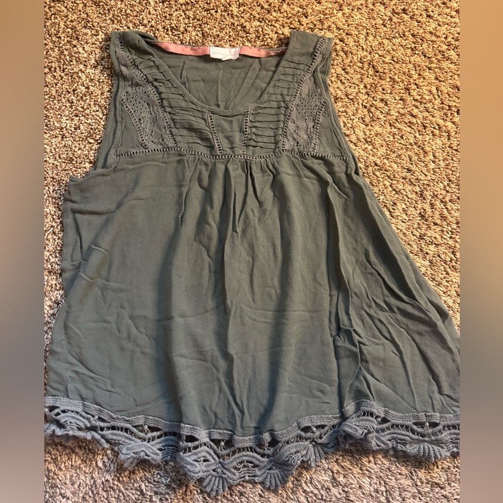 Green Sleeveless Lace Top